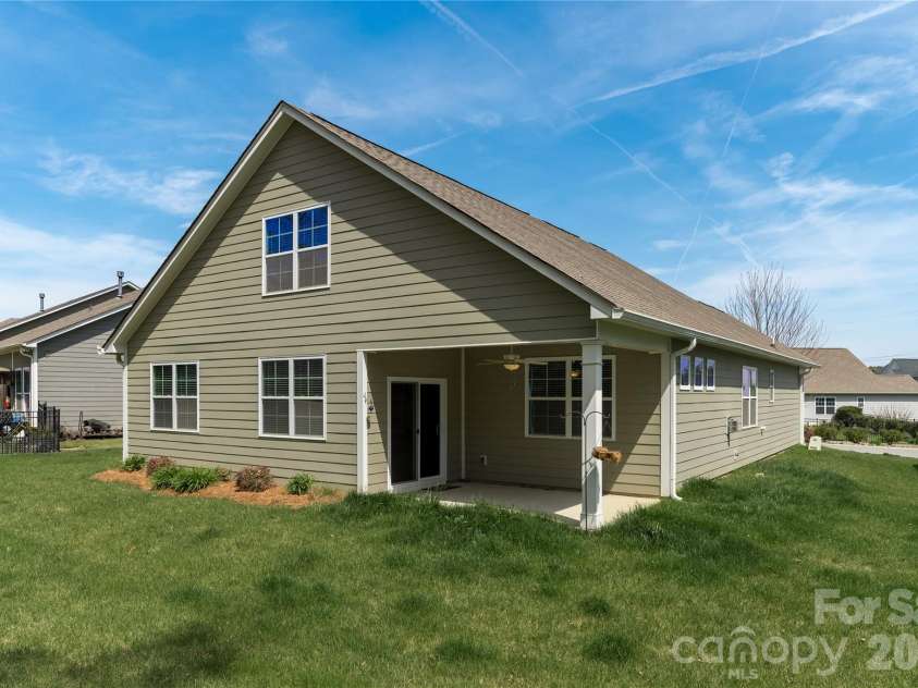2214 Seagull Drive, Denver, NC 28037.  MLS# CAR4364869, YatesRealty ID 25819. 