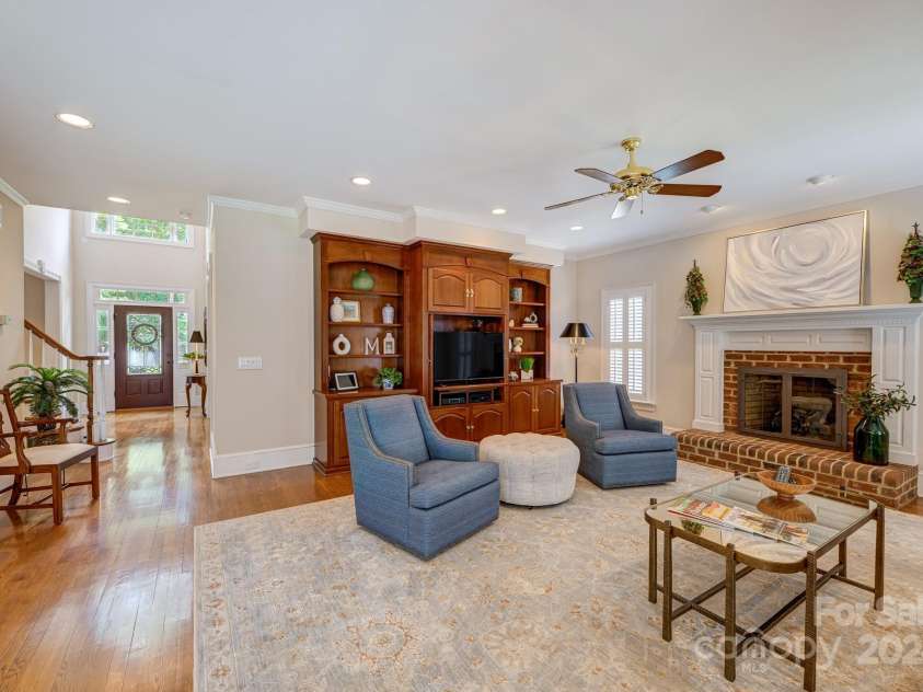 633 Peace Haven Road, Kannapolis, NC 28083.  MLS# CAR4155121, YatesRealty ID 2582. 