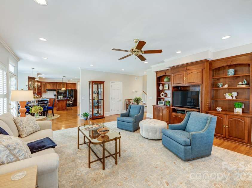 633 Peace Haven Road, Kannapolis, NC 28083.  MLS# CAR4155121, YatesRealty ID 2582. 