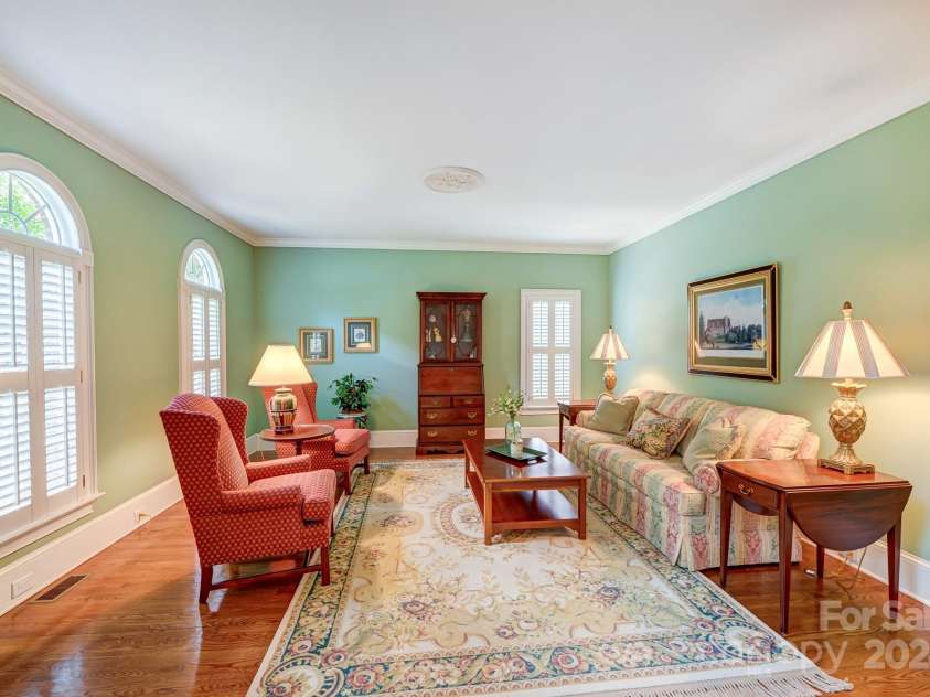 633 Peace Haven Road, Kannapolis, NC 28083.  MLS# CAR4155121, YatesRealty ID 2582. 