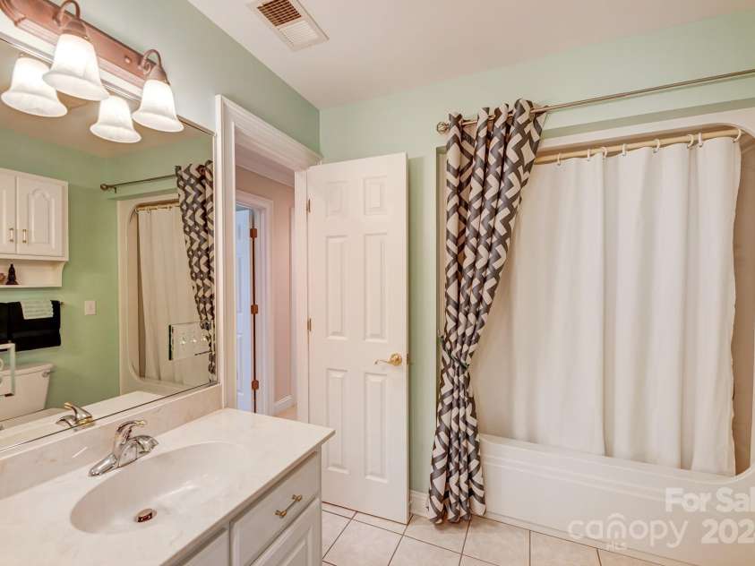 633 Peace Haven Road, Kannapolis, NC 28083.  MLS# CAR4155121, YatesRealty ID 2582. 