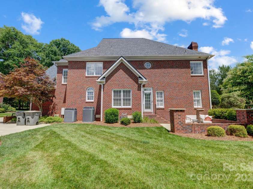 633 Peace Haven Road, Kannapolis, NC 28083.  MLS# CAR4155121, YatesRealty ID 2582. 