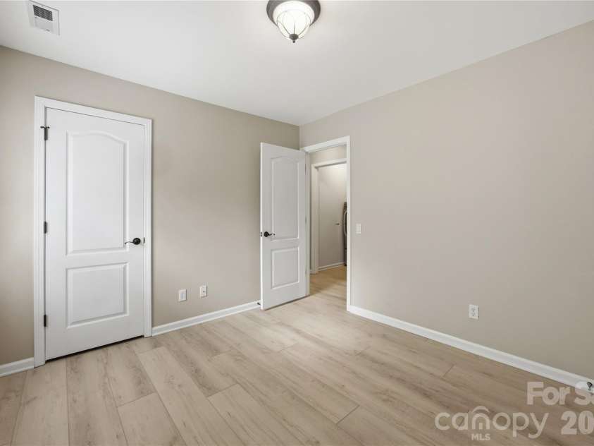 2605 Marmot Point Lane, Charlotte, NC 28270.  MLS# CAR4380972, YatesRealty ID 25820. 