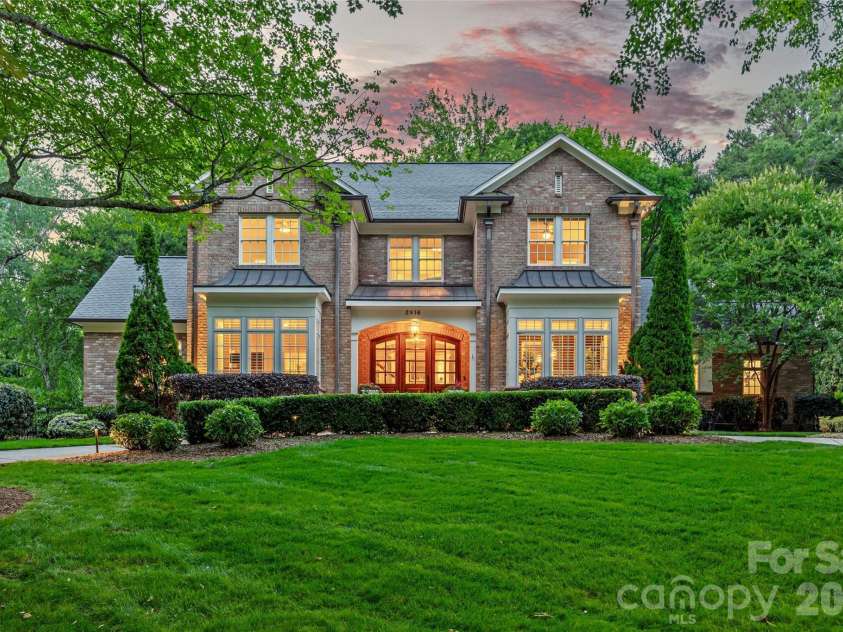 2816 Wheelock Road, Charlotte, NC 28211.  MLS# CAR4382105, YatesRealty ID 25821. 