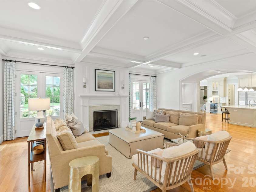 2816 Wheelock Road, Charlotte, NC 28211.  MLS# CAR4382105, YatesRealty ID 25821. 