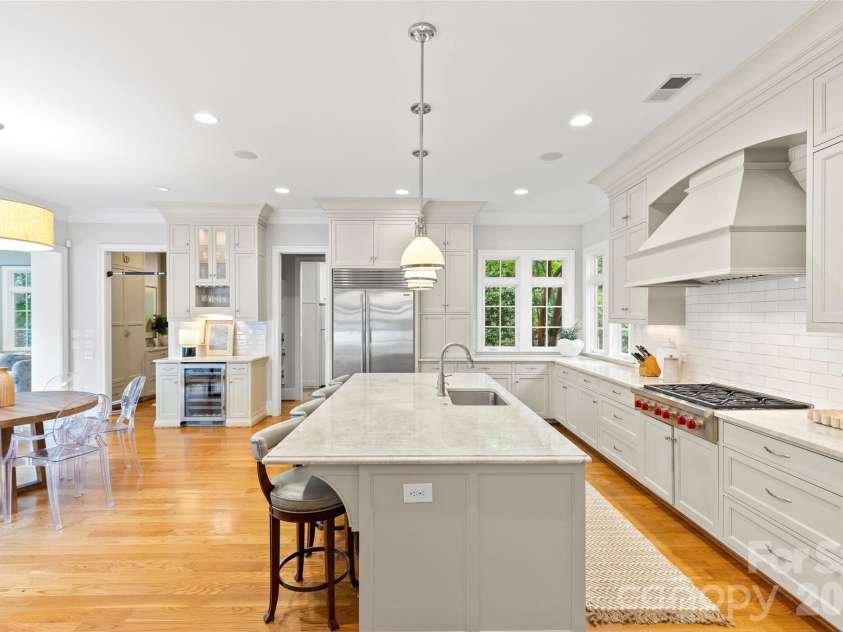 2816 Wheelock Road, Charlotte, NC 28211.  MLS# CAR4382105, YatesRealty ID 25821. 