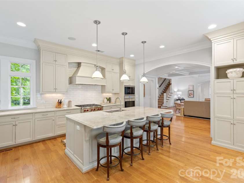 2816 Wheelock Road, Charlotte, NC 28211.  MLS# CAR4382105, YatesRealty ID 25821. 