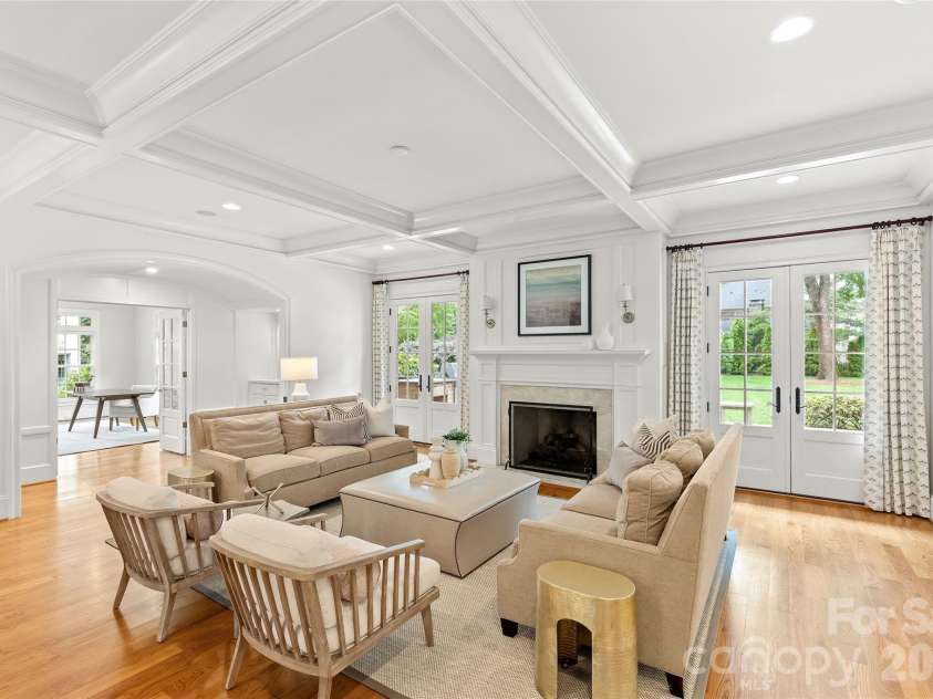 2816 Wheelock Road, Charlotte, NC 28211.  MLS# CAR4382105, YatesRealty ID 25821. 