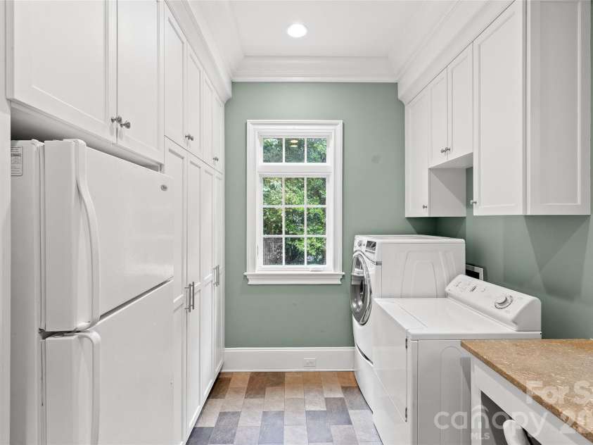 2816 Wheelock Road, Charlotte, NC 28211.  MLS# CAR4382105, YatesRealty ID 25821. 