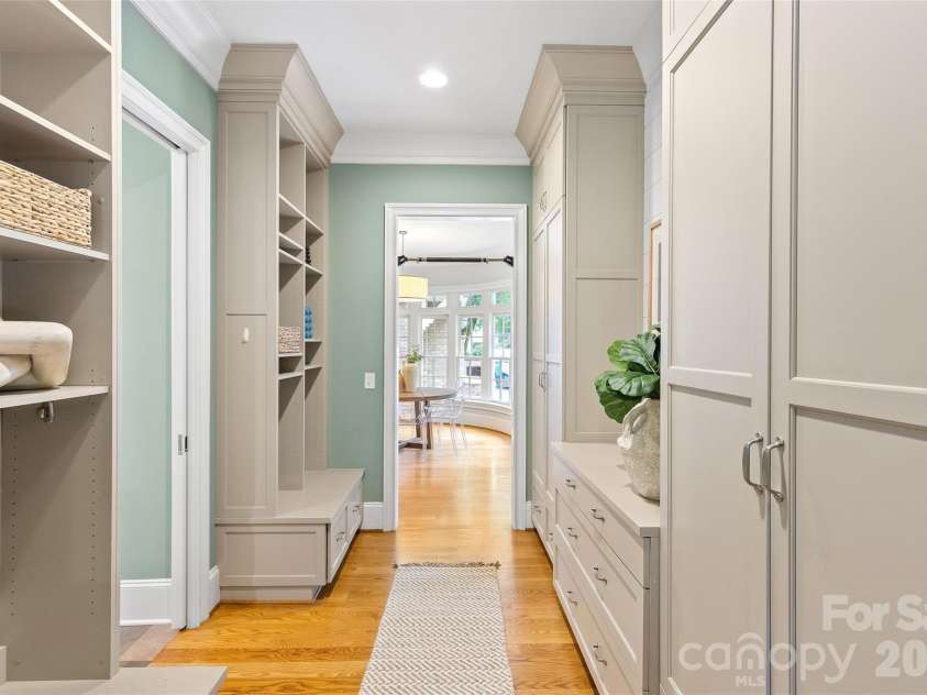 2816 Wheelock Road, Charlotte, NC 28211.  MLS# CAR4382105, YatesRealty ID 25821. 