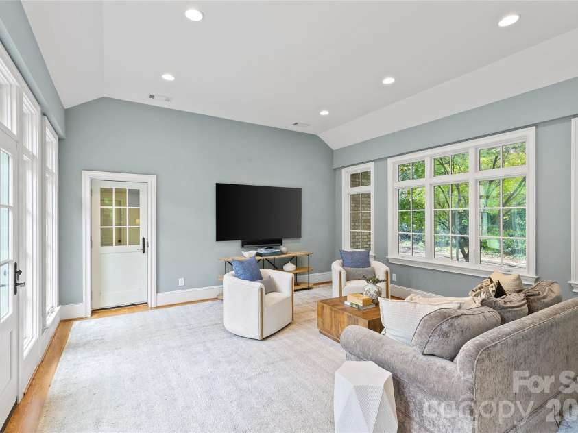 2816 Wheelock Road, Charlotte, NC 28211.  MLS# CAR4382105, YatesRealty ID 25821. 