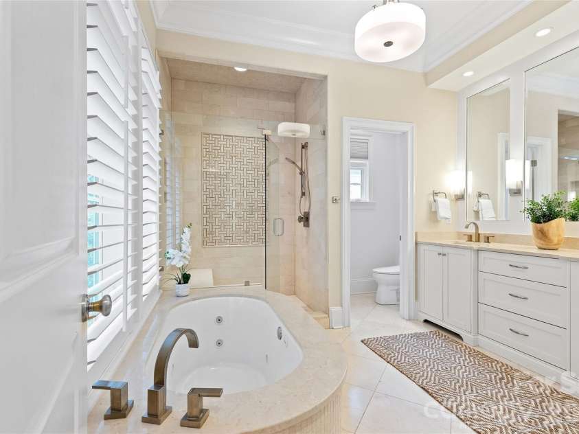 2816 Wheelock Road, Charlotte, NC 28211.  MLS# CAR4382105, YatesRealty ID 25821. 