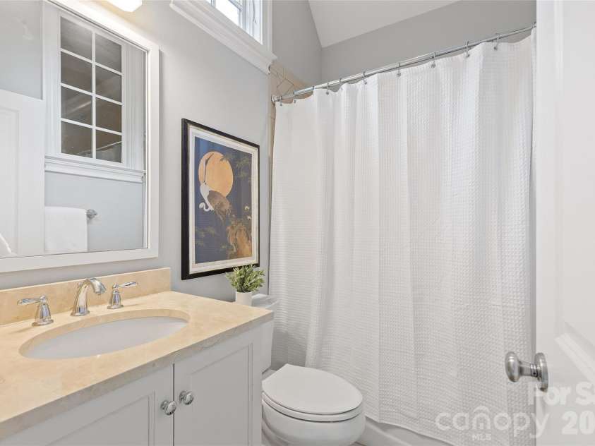 2816 Wheelock Road, Charlotte, NC 28211.  MLS# CAR4382105, YatesRealty ID 25821. 