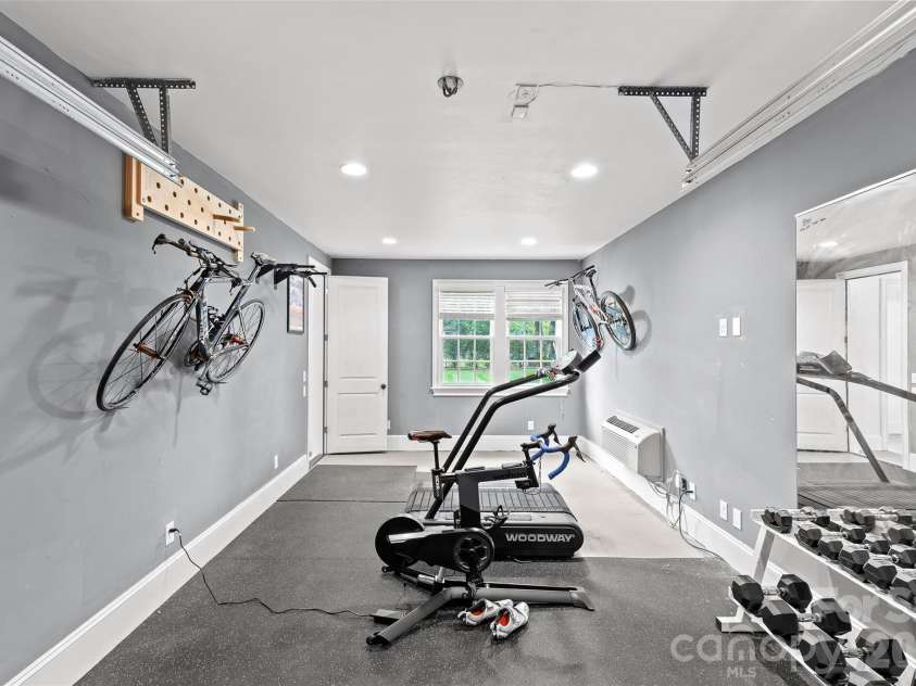 2816 Wheelock Road, Charlotte, NC 28211.  MLS# CAR4382105, YatesRealty ID 25821. 