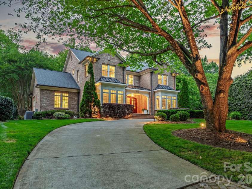 2816 Wheelock Road, Charlotte, NC 28211.  MLS# CAR4382105, YatesRealty ID 25821. 