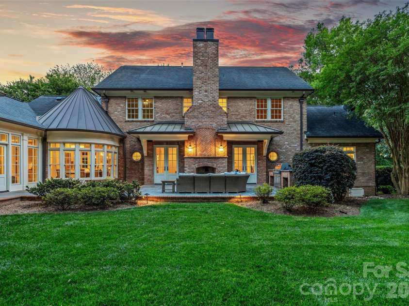 2816 Wheelock Road, Charlotte, NC 28211.  MLS# CAR4382105, YatesRealty ID 25821. 