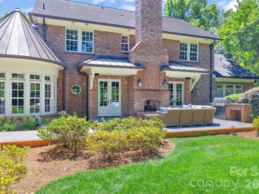 2816 Wheelock Road, Charlotte, NC 28211.  MLS# CAR4382105, YatesRealty ID 25821. 