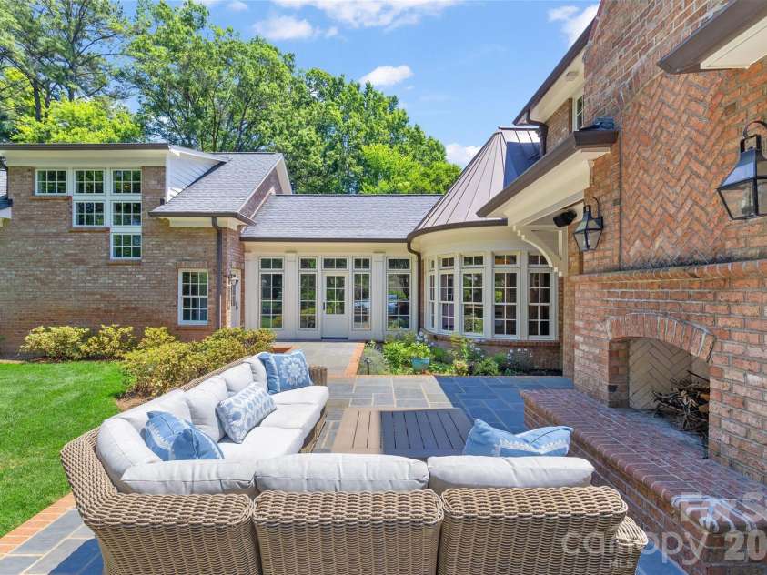 2816 Wheelock Road, Charlotte, NC 28211.  MLS# CAR4382105, YatesRealty ID 25821. 