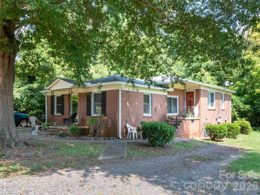 3110 Capitol Drive, Charlotte, NC 28208.  MLS# CAR4358193, YatesRealty ID 25822. 
