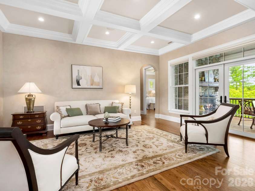 29 Stansbury Drive, Asheville, NC 28803.  MLS# CAR4373945, YatesRealty ID 25823. 