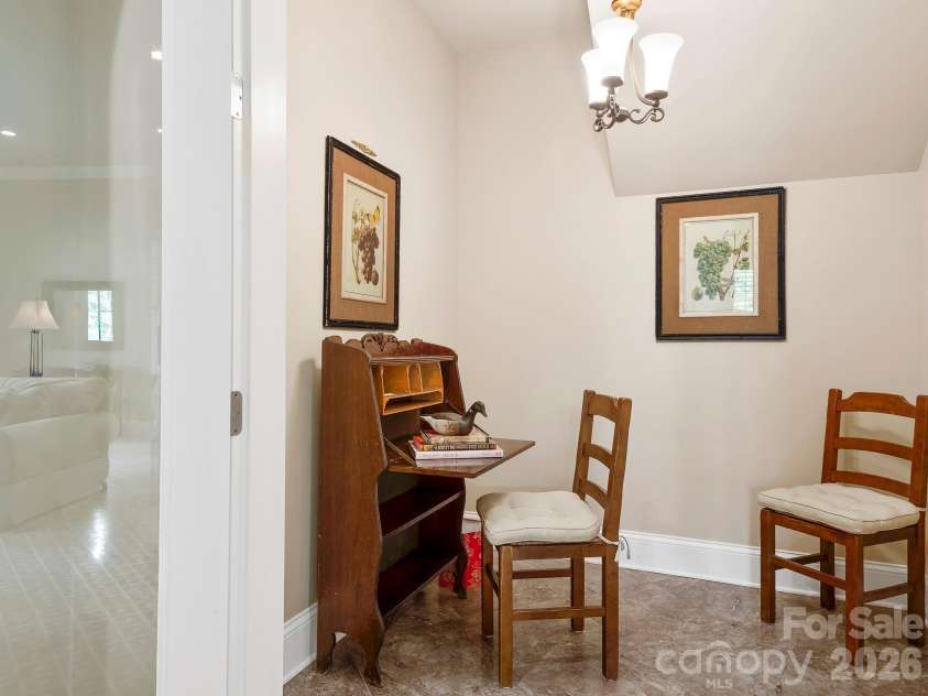 29 Stansbury Drive, Asheville, NC 28803.  MLS# CAR4373945, YatesRealty ID 25823. 