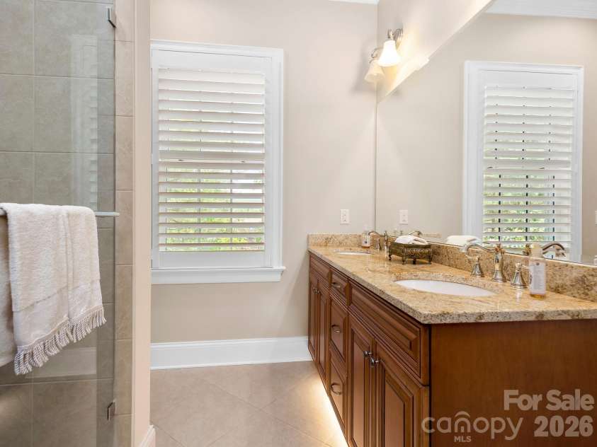 29 Stansbury Drive, Asheville, NC 28803.  MLS# CAR4373945, YatesRealty ID 25823. 