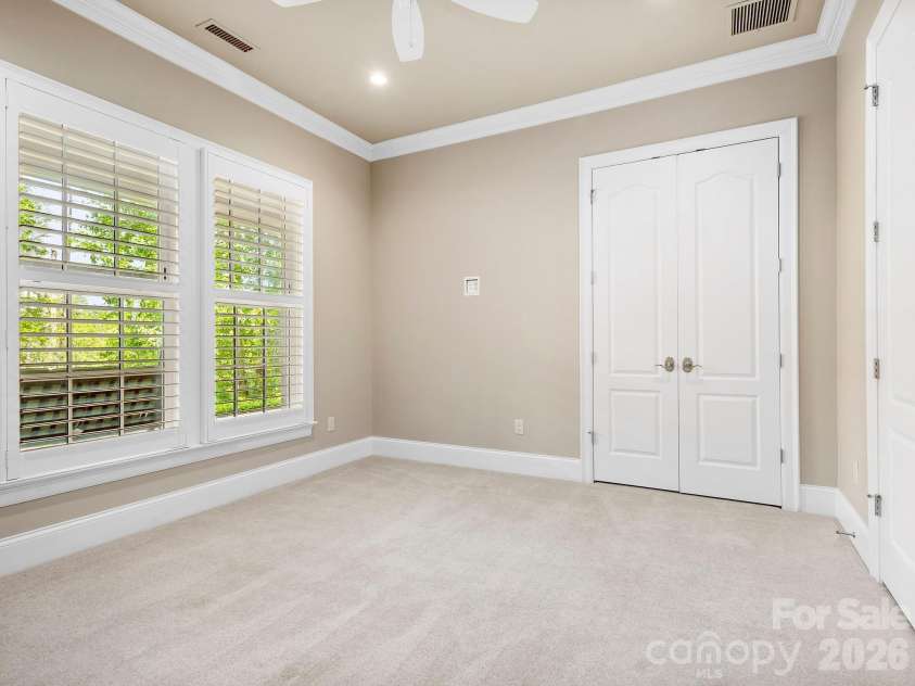 29 Stansbury Drive, Asheville, NC 28803.  MLS# CAR4373945, YatesRealty ID 25823. 