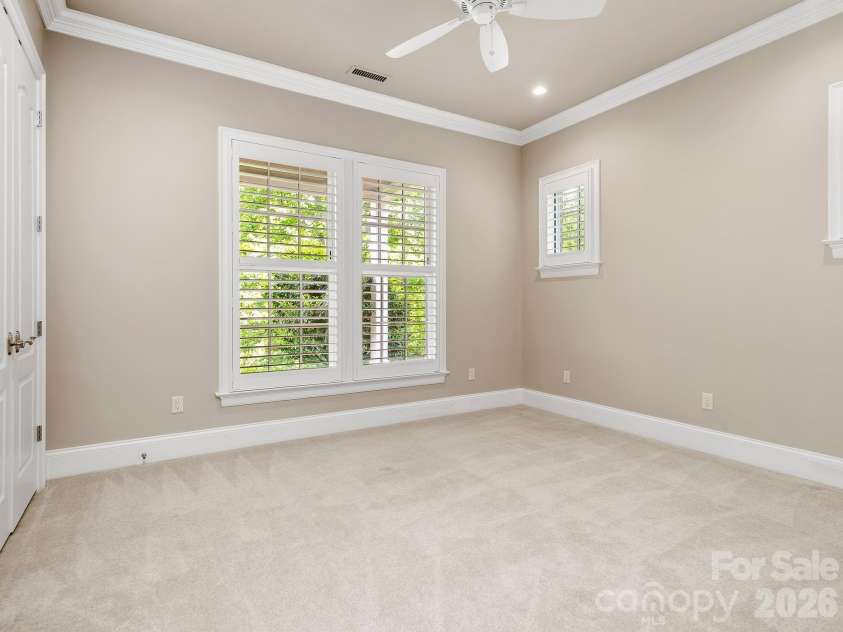 29 Stansbury Drive, Asheville, NC 28803.  MLS# CAR4373945, YatesRealty ID 25823. 