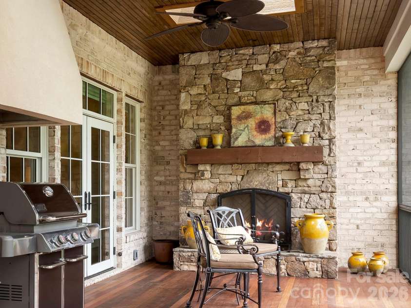 29 Stansbury Drive, Asheville, NC 28803.  MLS# CAR4373945, YatesRealty ID 25823. 