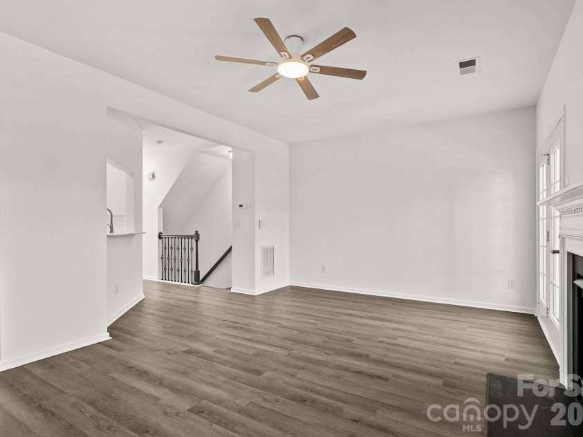 16209 Peachmont Drive, Cornelius, NC 28031.  MLS# CAR4365532, YatesRealty ID 25824. 