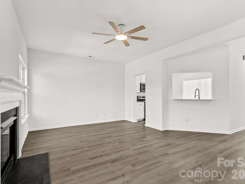 16209 Peachmont Drive, Cornelius, NC 28031.  MLS# CAR4365532, YatesRealty ID 25824. 