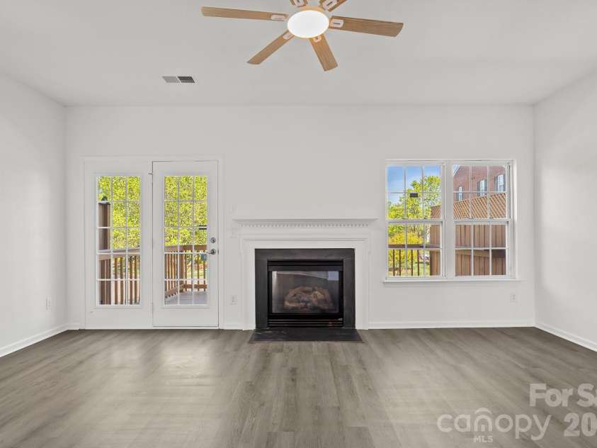 16209 Peachmont Drive, Cornelius, NC 28031.  MLS# CAR4365532, YatesRealty ID 25824. 