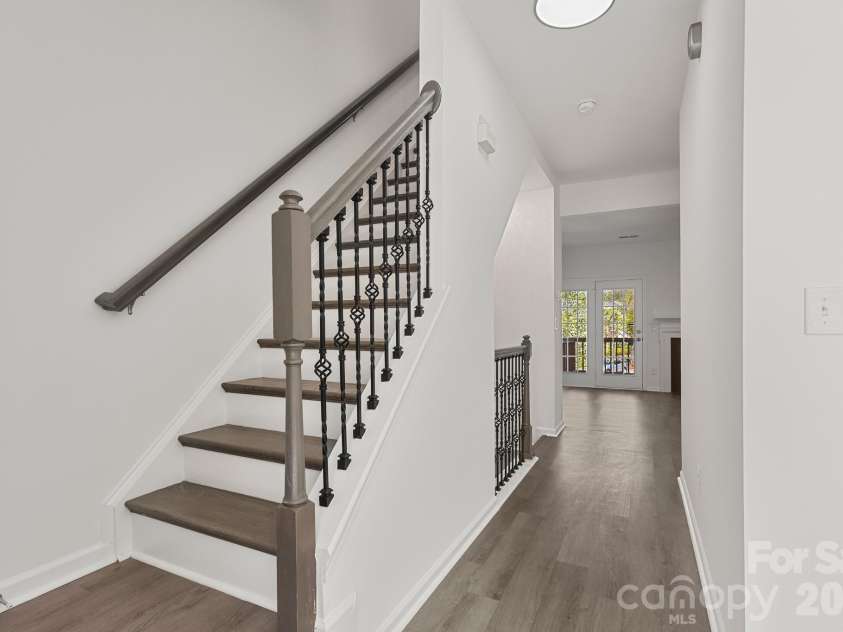 16209 Peachmont Drive, Cornelius, NC 28031.  MLS# CAR4365532, YatesRealty ID 25824. 