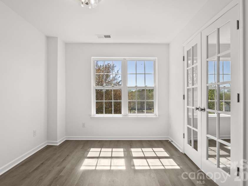 16209 Peachmont Drive, Cornelius, NC 28031.  MLS# CAR4365532, YatesRealty ID 25824. 