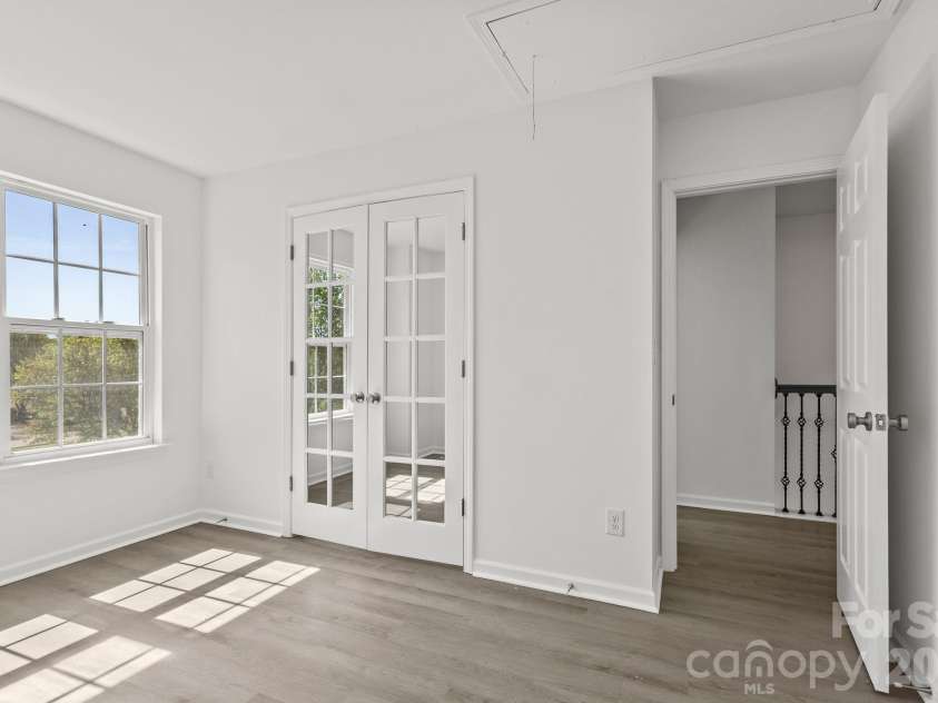 16209 Peachmont Drive, Cornelius, NC 28031.  MLS# CAR4365532, YatesRealty ID 25824. 