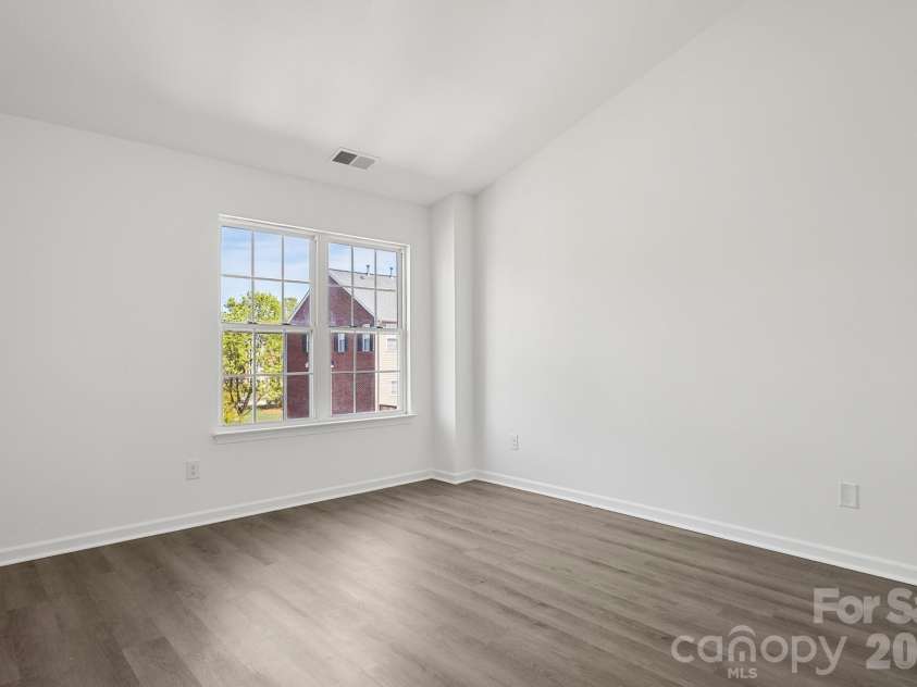 16209 Peachmont Drive, Cornelius, NC 28031.  MLS# CAR4365532, YatesRealty ID 25824. 