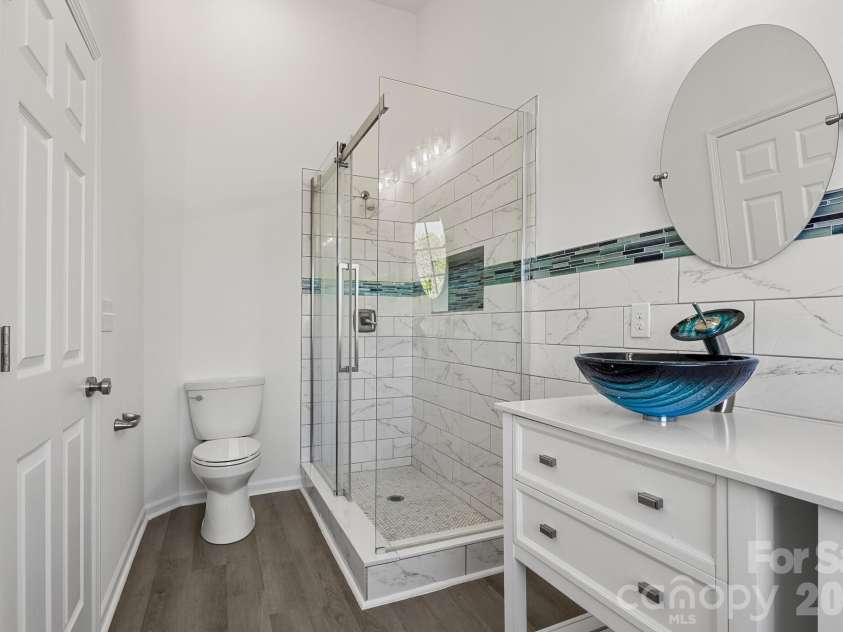 16209 Peachmont Drive, Cornelius, NC 28031.  MLS# CAR4365532, YatesRealty ID 25824. 
