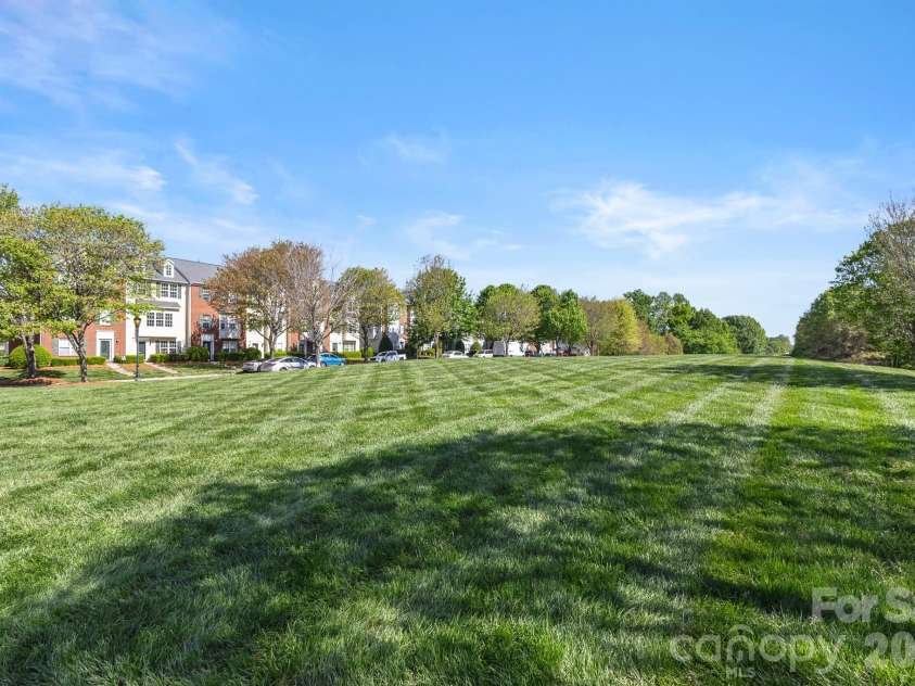 16209 Peachmont Drive, Cornelius, NC 28031.  MLS# CAR4365532, YatesRealty ID 25824. 