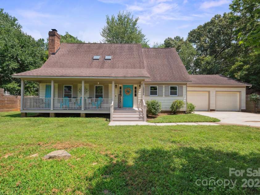 10206 Washam Potts Road, Cornelius, NC 28031.  MLS# CAR4273009, YatesRealty ID 25825. Front of Home