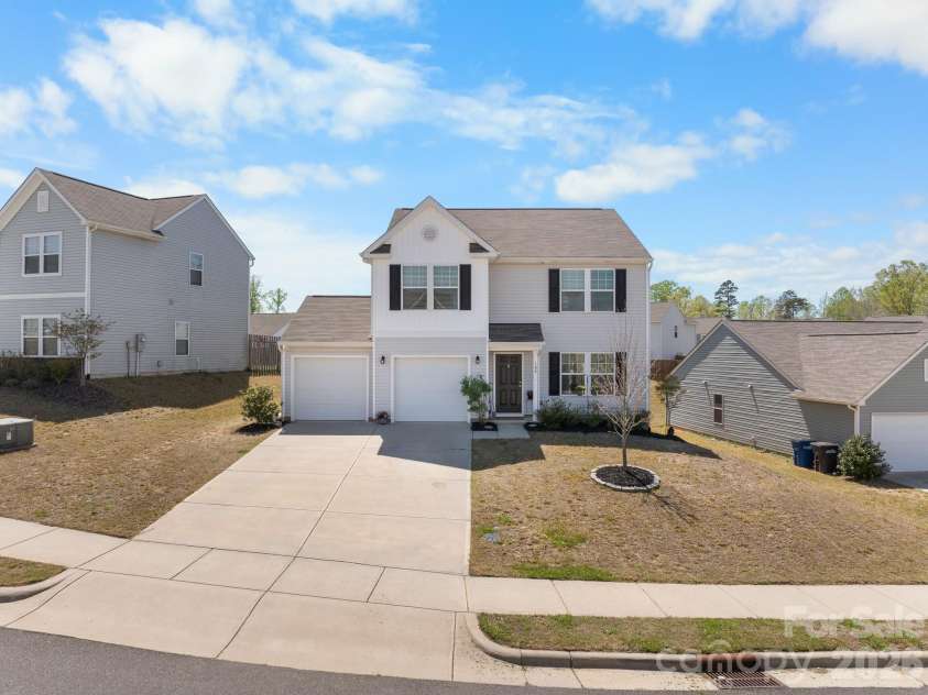 108 Galley Lane, Statesville, NC 28677.  MLS# CAR4368676, YatesRealty ID 25825. 