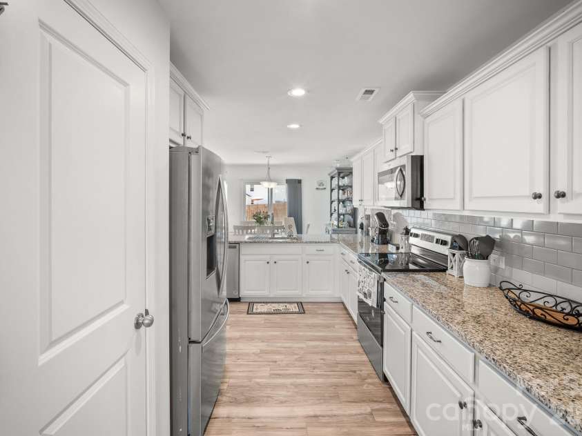 108 Galley Lane, Statesville, NC 28677.  MLS# CAR4368676, YatesRealty ID 25825. 