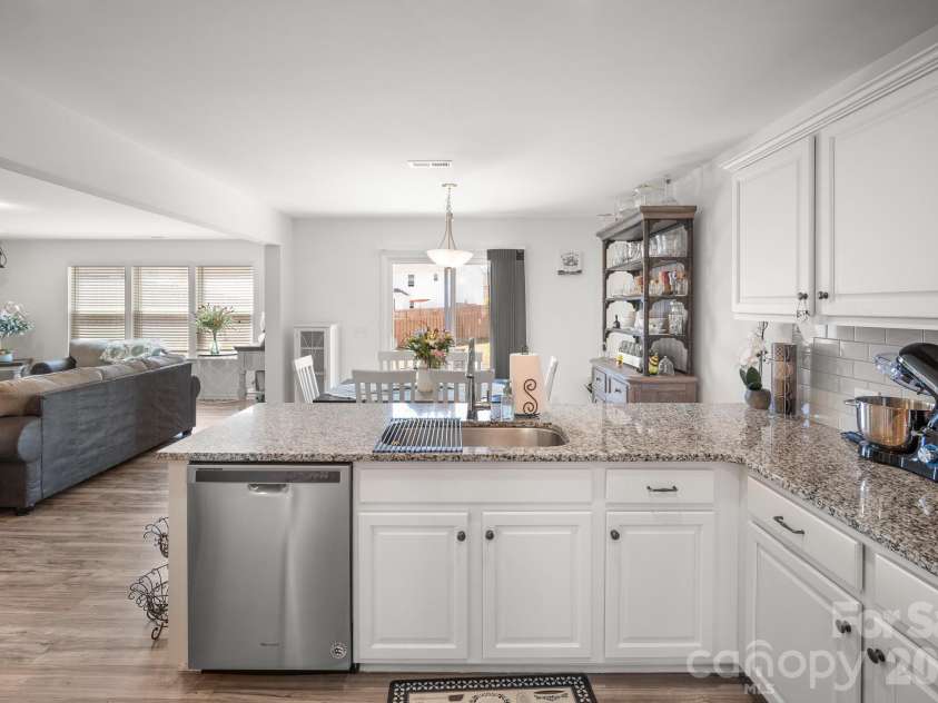 108 Galley Lane, Statesville, NC 28677.  MLS# CAR4368676, YatesRealty ID 25825. 