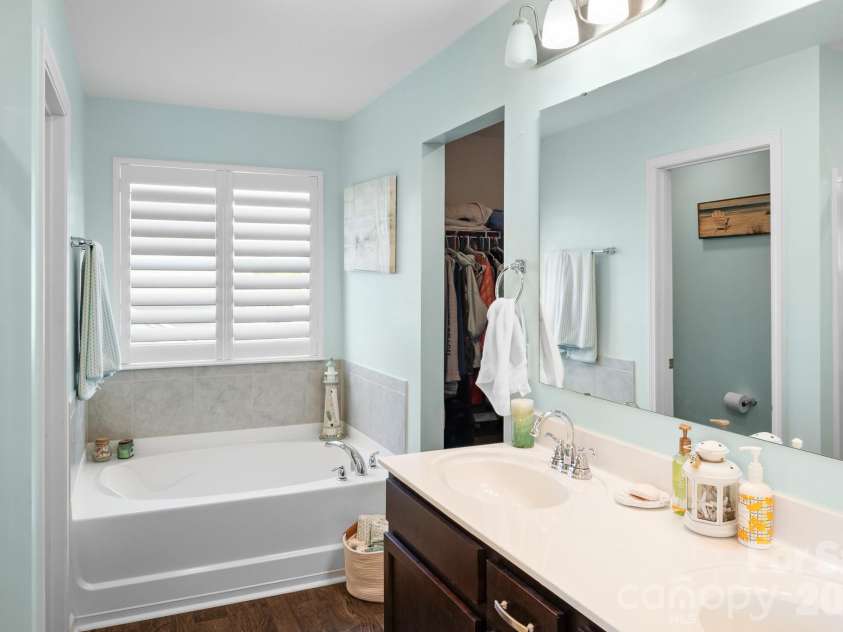 108 Galley Lane, Statesville, NC 28677.  MLS# CAR4368676, YatesRealty ID 25825. 