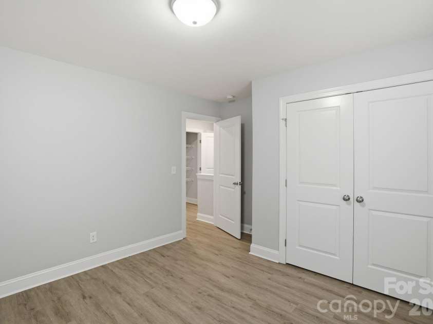 3109 Cochrane Drive, Charlotte, NC 28269.  MLS# CAR4385046, YatesRealty ID 25826. 