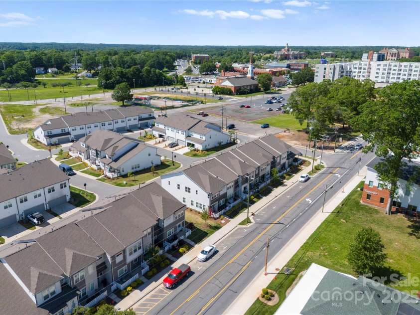5481 Comiskey Alley, Kannapolis, NC 28081.  MLS# CAR4264739, YatesRealty ID 25826. 