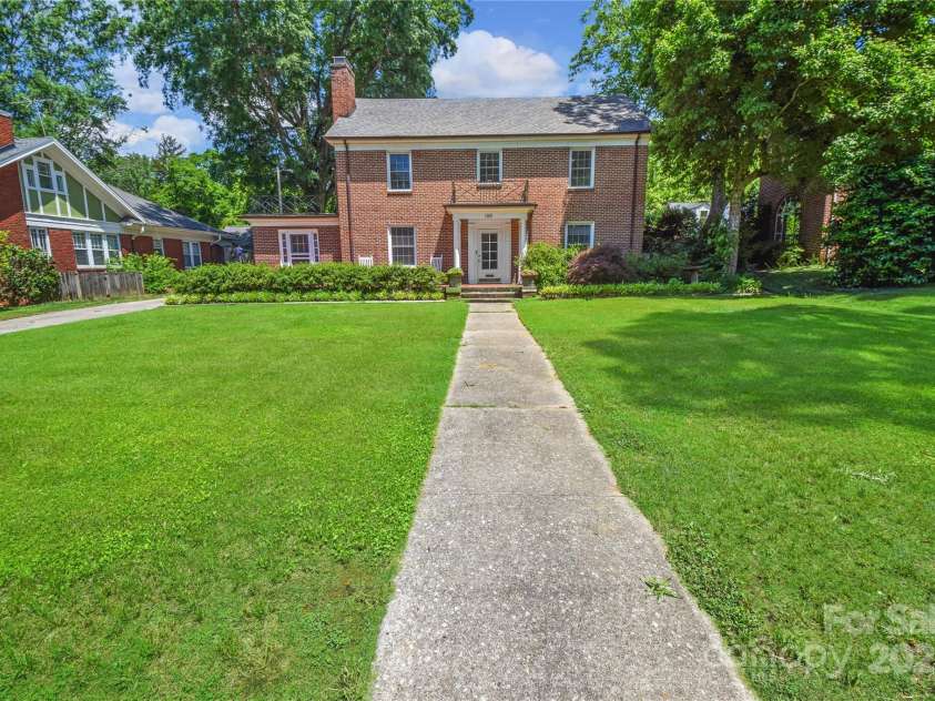 1101 Pee Dee Avenue, Albemarle, NC 28001.  MLS# CAR4255750, YatesRealty ID 25827. 