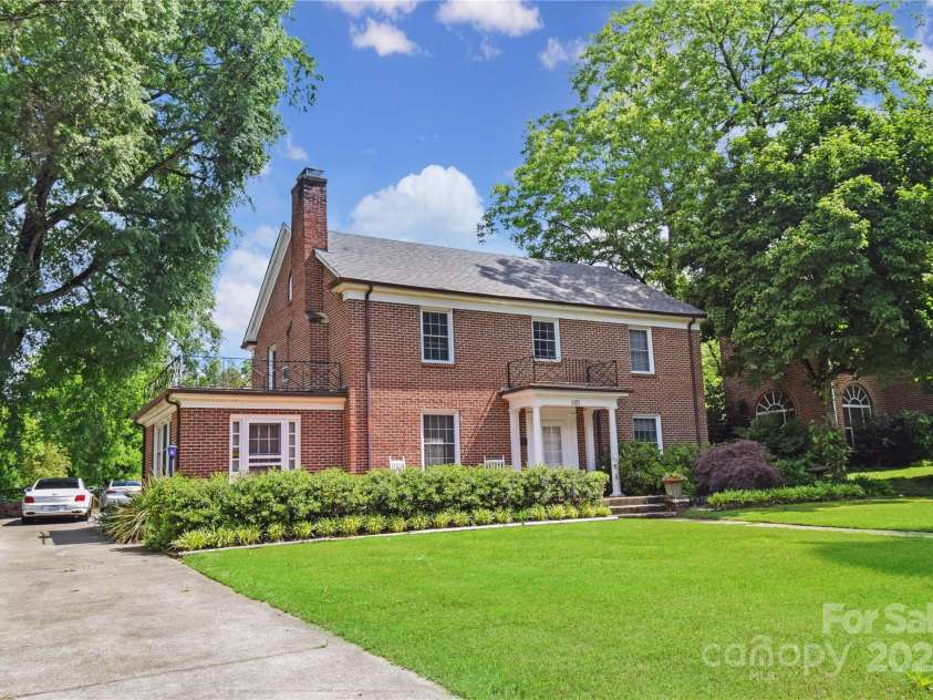 1101 Pee Dee Avenue, Albemarle, NC 28001.  MLS# CAR4255750, YatesRealty ID 25827. 