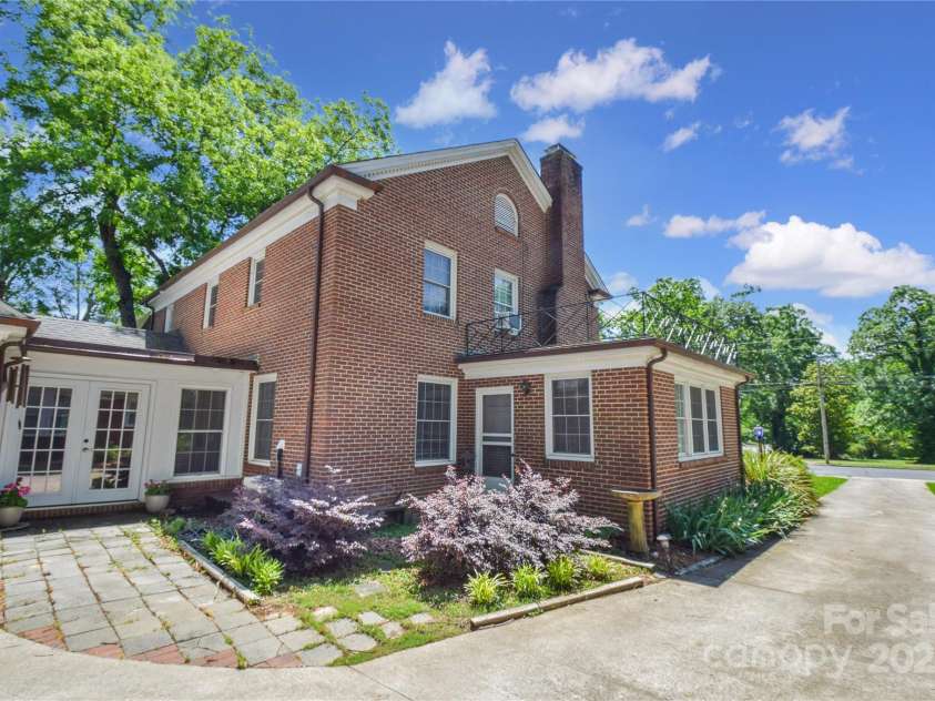 1101 Pee Dee Avenue, Albemarle, NC 28001.  MLS# CAR4255750, YatesRealty ID 25827. 