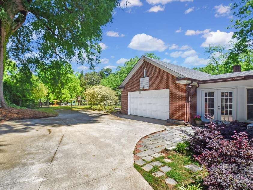 1101 Pee Dee Avenue, Albemarle, NC 28001.  MLS# CAR4255750, YatesRealty ID 25827. 