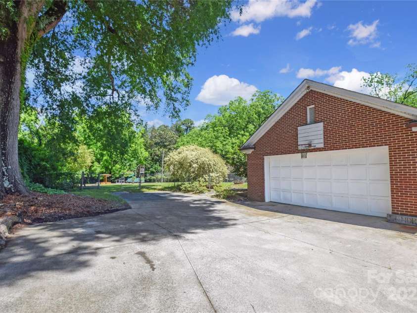 1101 Pee Dee Avenue, Albemarle, NC 28001.  MLS# CAR4255750, YatesRealty ID 25827. 